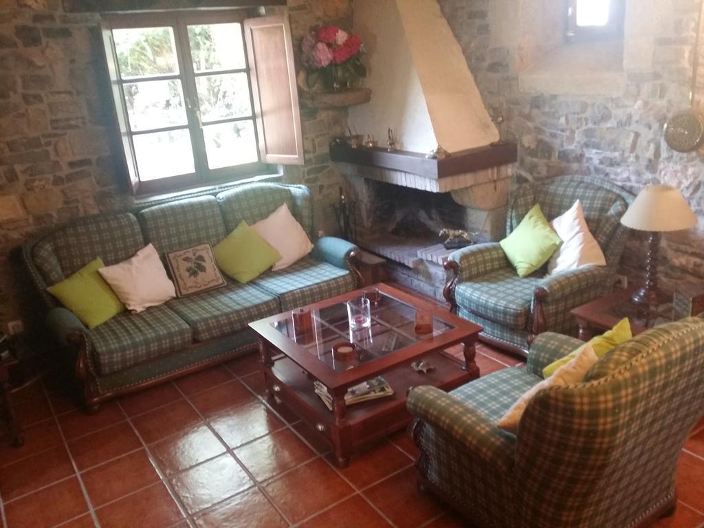 Trisqueles Y Buganvillas Villaviciosa  Luaran gambar